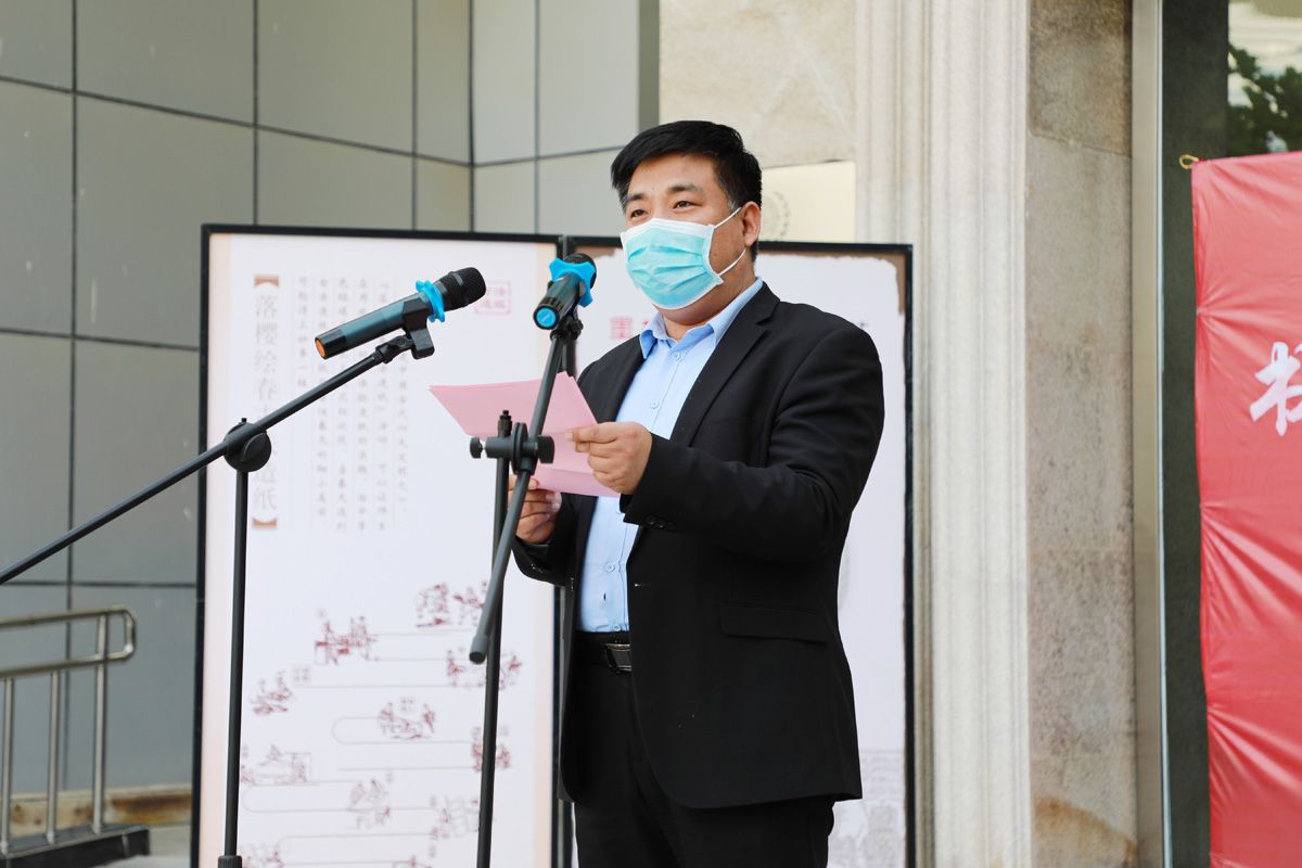 石本立副校长发表讲话